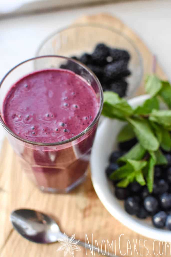 Blueberry Blackberry Smoothie [Recipe] NaomiCakes